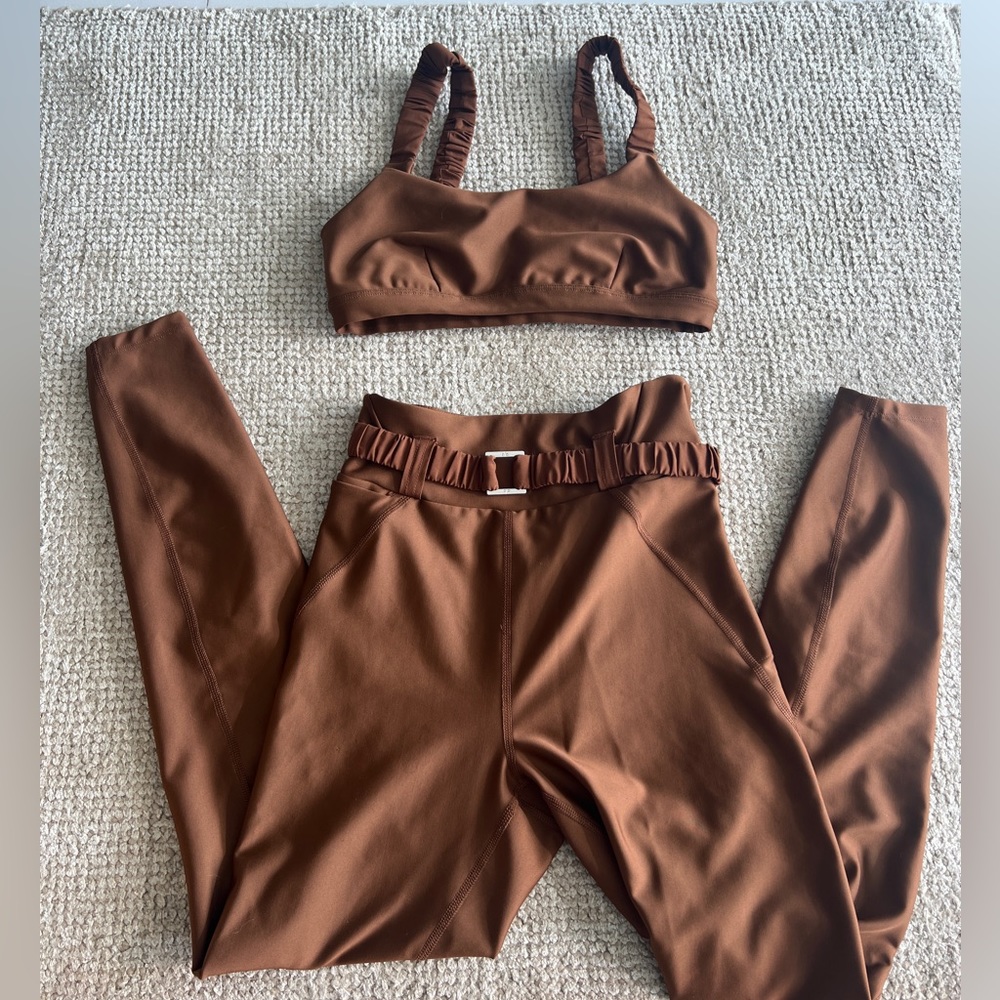 Like new Alo brown workout set size XS